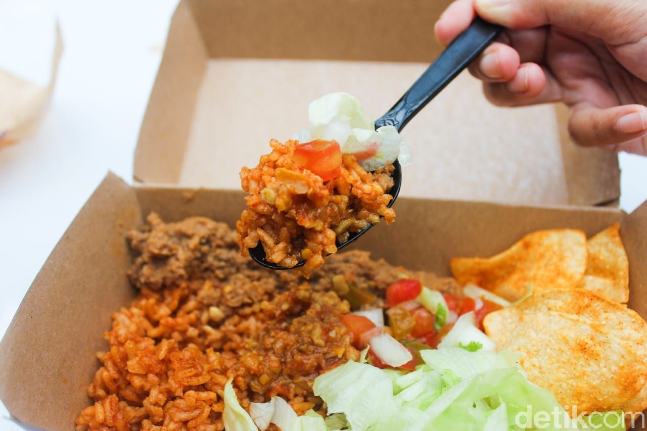 Taco Bell: Cicip Tacos Supreme dan Quesadilla