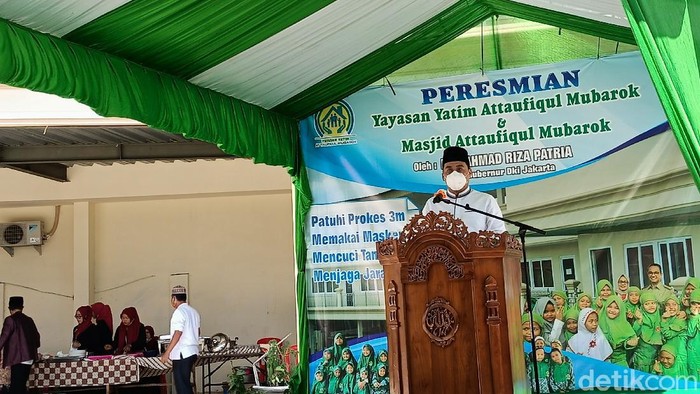 Wagub DKI Jakarta dalam peresmian Yayasan Yatim dan Masjid At Taufiqul Mubarok di Muara Angke, Jakut (Karin Nur Seha/detikcom)