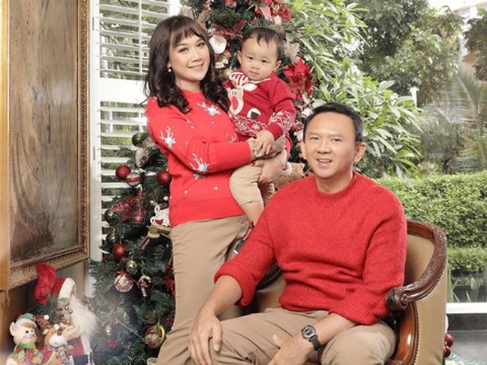 Ahok dan Puput di Foto Natal 2020