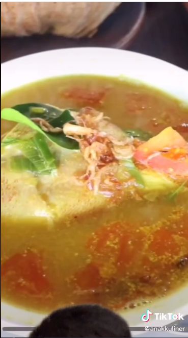 Food Vlogger Ungkap Bisnis Kuliner Artis yang Menunya Enak, Ini Bocorannya!