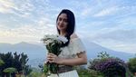 Cantiknya Tissa Biani Saat Berkebun dan Masak