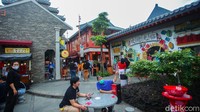 Kawasan kuliner pecinan ini dibangun di atas lahan 5.300 meter persegi. 