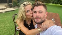 Chris Hemsworth dan Elsa Pataky kerap mengunggah foto-foto kebersamaan di Instagram. Foto: (dok. Instagram)