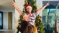 Momen Chris Hemsworth dan Elsa Pataky merayakan Natal bersama anak. Foto: (dok. Instagram)