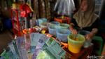 Foto: Belanja di Batas Negeri, Bisa Bayar Pakai Rupiah-Ringgit