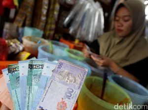 Ringgit Malaysia Ambrol ke Level 4,76/US$, Terendah Sejak 1998