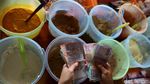 Foto: Belanja di Batas Negeri, Bisa Bayar Pakai Rupiah-Ringgit