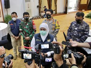 Gubernur Khofifah Minta Media Lebih Aktif Sampaikan Pesan Prokes ke Warga