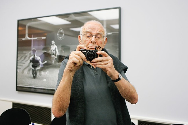 Tak lama setelah Kenzo, fotografer fashion Frank Horvat tutup usia. Ia meninggal dalam usia 92 tahun. Seperti dikabarkan The Guardian, pria asal Prancis ini memotret fashion show pertama Givenchy. Ia juga menjadi fotografer langganan Vogue, Harpers Bazaar dan Elle. (Foto: Getty Images)