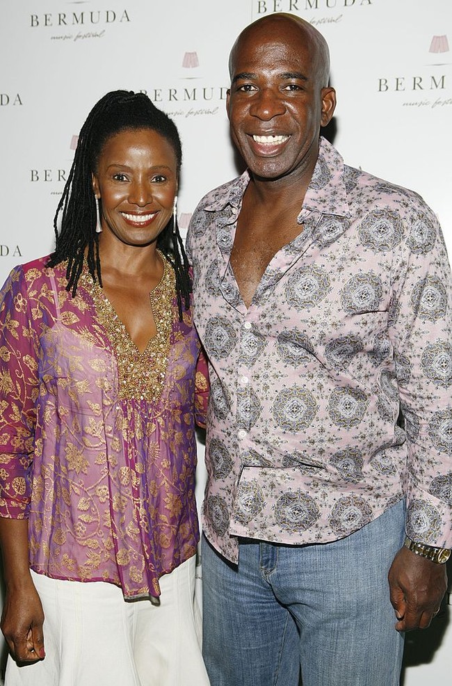 Ikon fashion lainnya yang meninggal tahun ini adalah Barbara Elaine Smith atau B Smith. Ia adalah model kulit hitam pertama yang muncul di majalah fashion Mademoiselle pada 1976. Selepas pensiun dari dunia model, ia fokus merintis bisnis kuliner. Di hari tuanya, B Smith bergumul dengan Alzheimer. Ia meninggal dalam usia 70 tahun. (Foto: Getty Images)