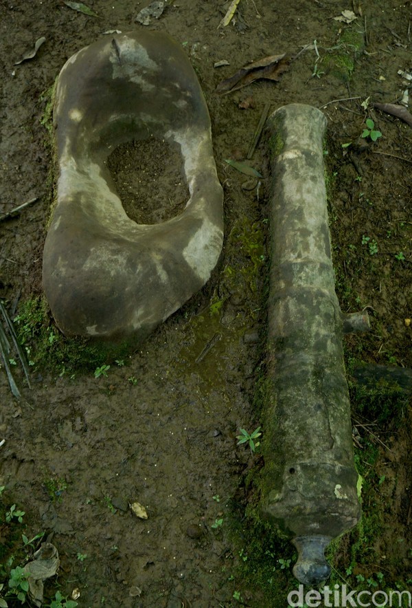 Bagi suku Dayak Taman, batu ini sebagai batu pengabul apa yang diminta. Mislanya, bagi suku dayak kalau ingin berladang, kita harus memberi sajian, makanan, dan pastinya berkat bagi orang banyak. Apa pun yang diminta semua terkabul. Mereka biasanya meminta supaya rejeki lancar, nasib baik dan terlepas dari bahaya. Bagi suku Dayak Taman, batu ini sebagai batu pengabul apa yang diminta. Mislanya, bagi suku dayak kalau ingin berladang, kita harus memberi sajian, makanan, dan pastinya berkat bagi orang banyak. Apa pun yang diminta semua terkabul. Mereka biasanya meminta supaya rejeki lancar, nasib baik dan terlepas dari bahaya.