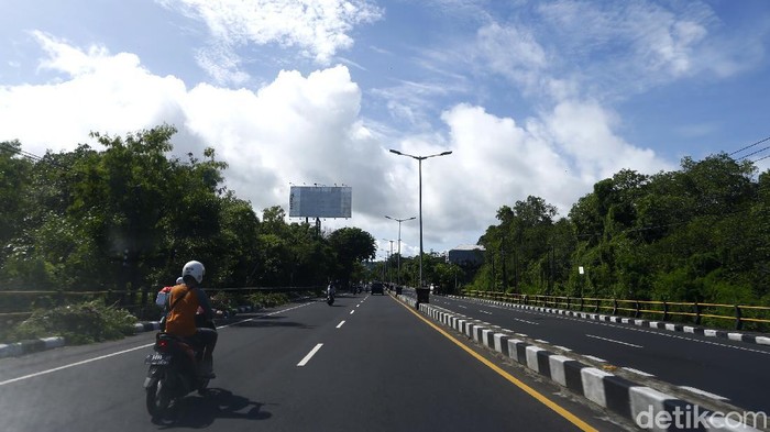 Jalanan di Bali Road Trip Jakarta-Bali