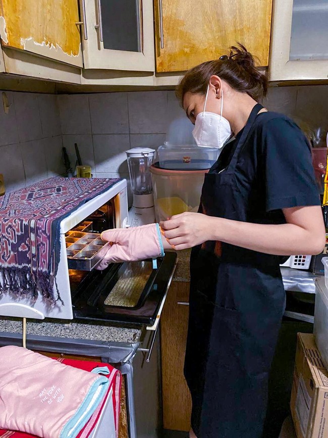 Anak bungsu dari tiga bersaudara ini mengaku mulai tersadar untuk bangkit kembali setelah  pertemuan dengan psikiater. Dia berpikir tidak mungkin dia terus-menerus stres jika ingin hidupnya kembali tertata. Sampai turning point aku adalah ketika aku mikir Fix kalau gini terus aku bisa gila selama bertahun-tahun. Tapi di situ pun juga masih nggak bikin aku bergerak karena totally bingung harus ngapain lagi, katanya. Foto: Dok. pribadi Jojo