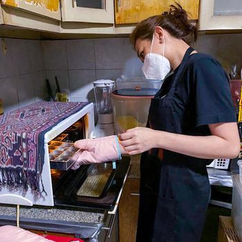 Kisah pramugari Josephine wulandari yang kini berbisnis kue brownies