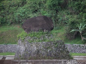 Anti Bom dan Tidak Bisa Dipindahkan, Ini Kesaktian Batu Eon