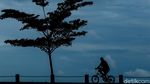 Menikmati Libur Nataru di Pantai Maju