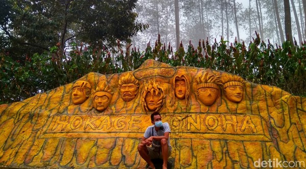 Di wisata Mloko Sewu yang berada di Dusun Prumbon, Desa Pupus, Kecamatan Ngebel ada spot foto bersama para Hokage Konoha. Di wisata Mloko Sewu yang berada di Dusun Prumbon, Desa Pupus, Kecamatan Ngebel ada spot foto bersama para Hokage Konoha.