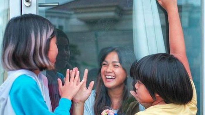 Nirina Zubir Positif COVID-19