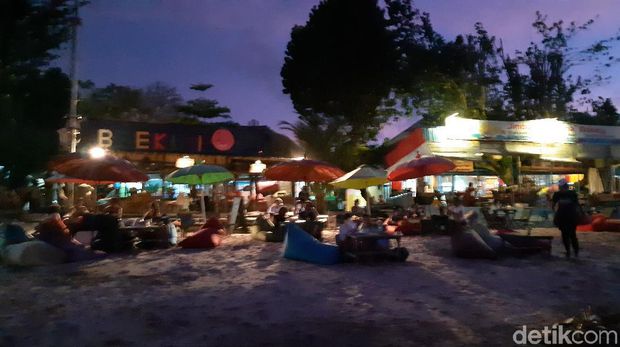 Sunset di Pantai Jimbaran.