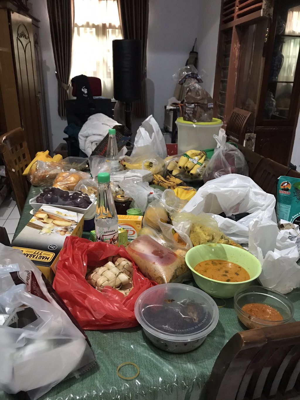 Positif COVID-19, Netizen Ini Curhat Sering Dikirimi Makanan oleh Tetangga