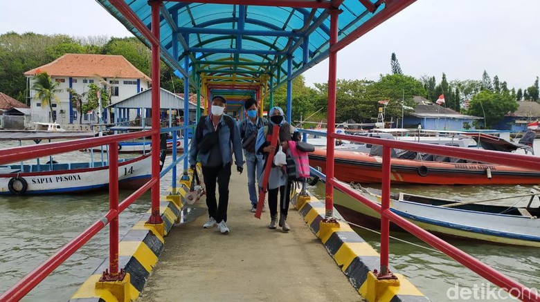 Pelabuhan Penyeberangan Jepara ke Karimunjawa Pelabuhan Penyeberangan Jepara ke Karimunjawa