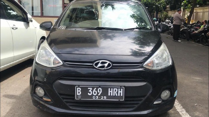 Penampakan mobil Aiptu ICH rusak akibat kecelakaan maut di Jaksel