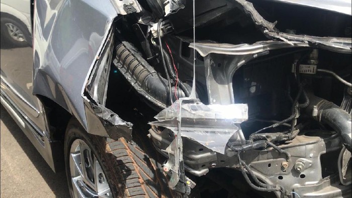 Penampakan mobil Aiptu ICH rusak akibat kecelakaan maut di Jaksel