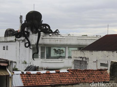Penampakan rumah gurita yang menyimpan misteri di Kota Bandung