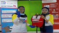 Selain memberikan materi edukasi menggunakan karakter yang dekat dengan keseharian anak, tim PMI menyampaikan materi secara interaktif dengan bahasa yang mudah dipahami oleh anak serta mencontohkan langsung pertolongan pertama yang dapat dilakukan oleh anak.