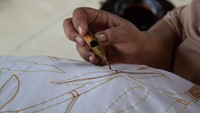 Para nasabah khususnya di klaster batik Giriloyo mengikuti pertemuan yang diadakan seminggu sekali dalam rangka pendampingan dalam pemberdayaan pekerja batik. Saat ini sebanyak 180 warga menjadi nasabah BWM Almuna Berkah Mandiri di klaster pembatik.