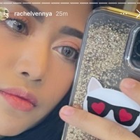 Rachel Vennya mengatakan lagi dalam unggahannya bahwa sebagai manusia dia memiliki kekurangan. I have my flaws, I make mistakes and everybody has their dark secrets. I love you all so much, tulis istri dari personel band Lyon, Oki atau Niko Al Hakim, itu. Foto: Dok. Instagram @rachelvennya