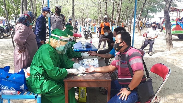 Rapid test di Pantai Karang Jahe Rembang