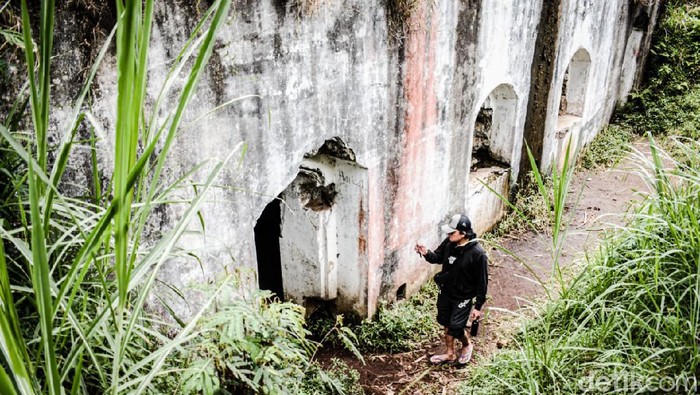 Salah satu benten peninggalan sejarah yang berada di Lembang Bandung Barat