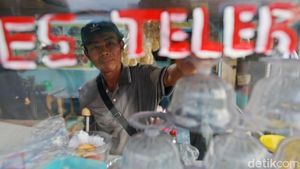 Frustasi-Ingin Bunuh Diri, Pedagang Ini Sukses di Batas Negeri