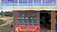 Kini, ia pun berhasil meraup untung bersih dari penjualan makanan seperti Bubur Ayam dan Lauk Mateng itu Rp 800 ribu perhari.