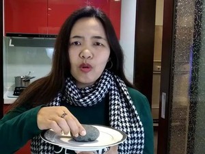 Emak-emak Ini Bikin Tutorial Rebus Batu Sampai Empuk, Apa Berhasil?