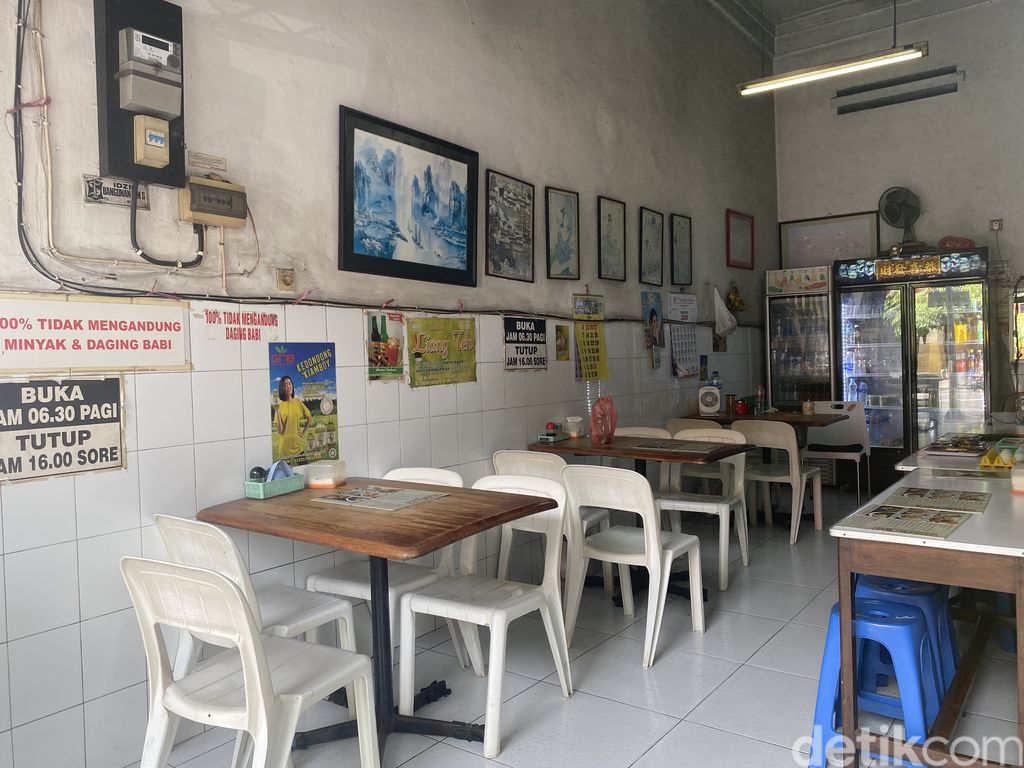 Ayo Rek! Sarapan Enak Pangsit Mie dan Bakwan Sapi Klasik di Surabaya