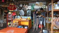 Rangkaian program Tapal Batas kerja sama detikcom dengan BRI dilaksanakan dalam momen ulang tahun BRI yang ke-125. BRI hadir di perbatasan dengan tema BRILian memudahkan masyarakat melakukan transaksi perbankan, termasuk bagi masyarakat Kecamatan Badau, Kabupaten Kapuas Hulu, Kalimantan Barat.