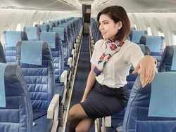 7 Foto Pramugari Cantik yang Kini Jual Alpukat Setelah Di-PHK karena Corona