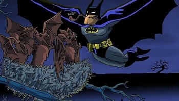 Di waktu luangnya, Batman sibuk memberi makan bayi kelelawar. Foto: Lucas Nascimento via Bored Panda