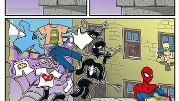 Spiderman tidak perlu jemuran untuk menjemur cuciannya, cukup ditempelkan di sarang laba-laba saja. Foto: Lucas Nascimento via Bored Panda