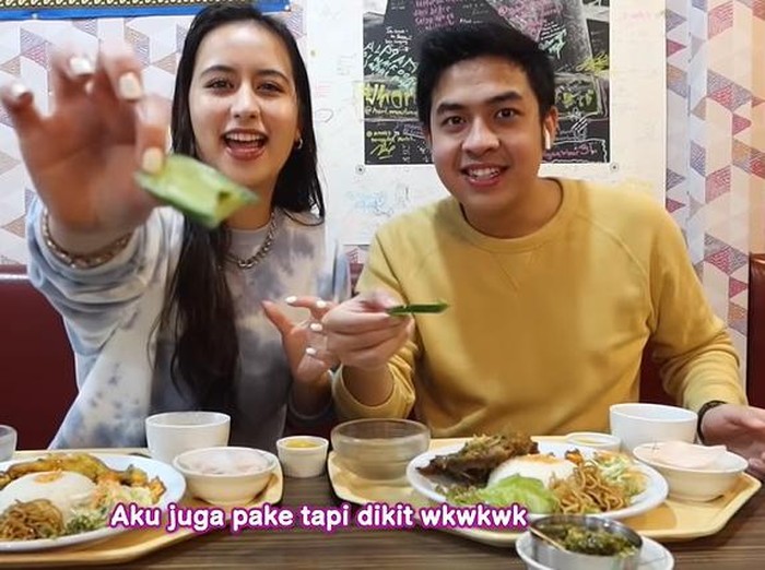 jerome polin Jerome Polin Ajak Penyanyi Jepang Makan Makanan Indonesia