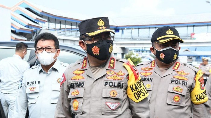Kepala Korps Lalu Lintas (Kakorlantas) Polri Irjen Istiono mengatakan bahwa terjadi penurunan jumlah wisatawan di Bali dari Banyuwangi sebesar 90%. (Adhyasta Dirgantara/detikcom)