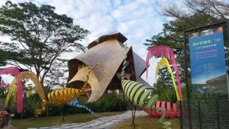Keren Banget! Paviliun Karya Seniman Bali Dibuka di China Paviliun Indonesia dibuka di Guangzhou, China. Paviliun bernuansa khas Nusantara itu digarap oleh seniman lokal Bali.