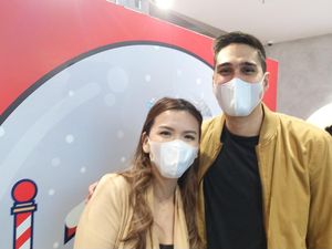 Marcel Chandrawinata Umumkan Kehamilan Istri Setelah 4 Tahun Penantian