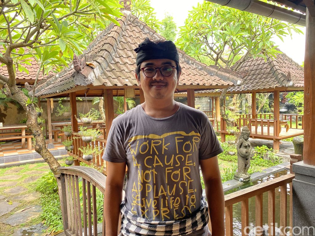 Nasi Ayam Kedewatan Ibu Mangku : Kelezatan Nasi Ayam Legendaris Bali