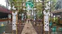 Lokasinya cukup dekat dari pusat perkotaan Ciamis, sekitar 20 menit perjalanan menggunakan kendaraan. Lokasinya yang asri dan sejuk, dijamin bikin betah nongkrong. Foto: detikFood/Dadang Hermansyah