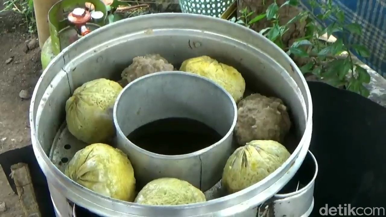 Pecinta Bakso Harus Cicip, Bakso Selimut Khas Pasuruan yang Nampol