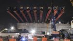 Pemasangan Box Girder Tol Becakayu Seksi II A