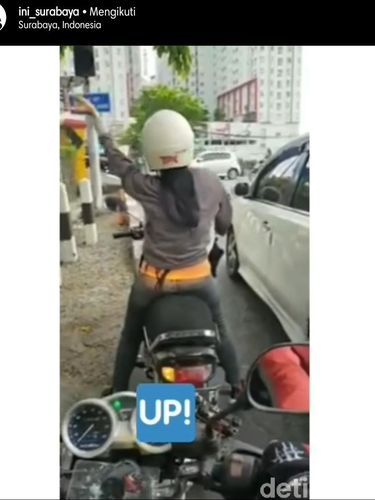 Perilaku Pengendara Motor Saat di Traffic Light yang Bikin Geregetan